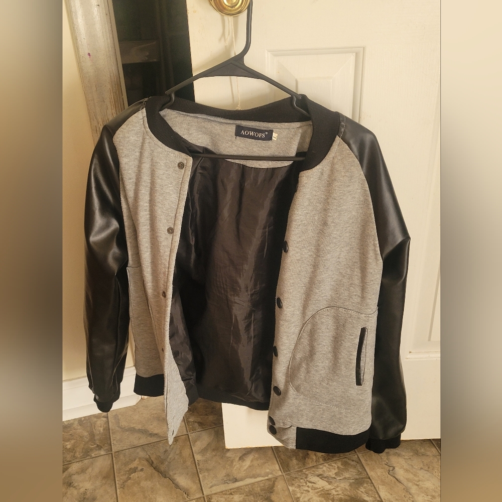AOWOFS black and gray jacket